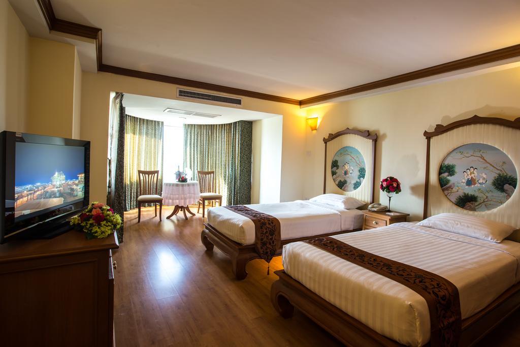 Furama Chiang Mai Exterior foto