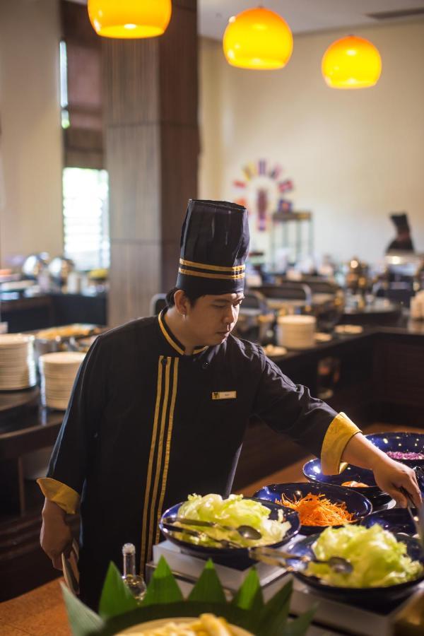 Furama Chiang Mai Exterior foto