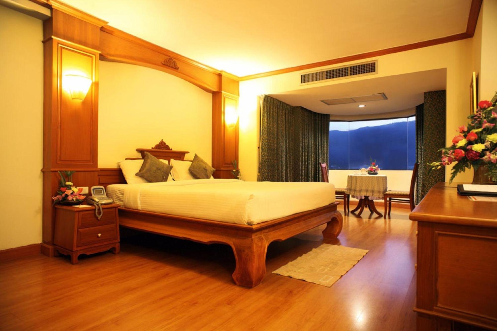 Furama Chiang Mai Exterior foto