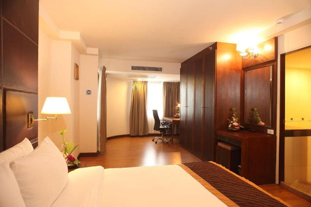 Furama Chiang Mai Quarto foto