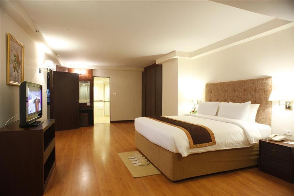 Furama Chiang Mai Quarto foto